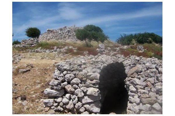 Torre d'en Galmés: visita el gran poblado talayótico