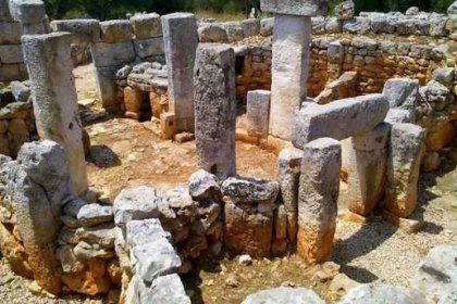 Yacimientos de Menorca: 7 visitas cerca del sur
